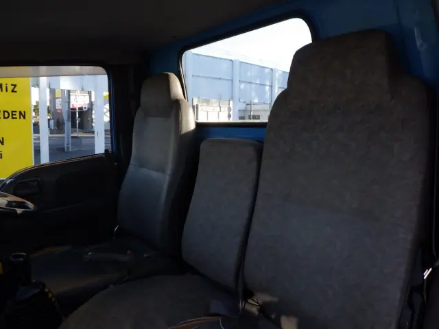 いすゞ エルフ KR-NKR81ED(2WD)の写真21