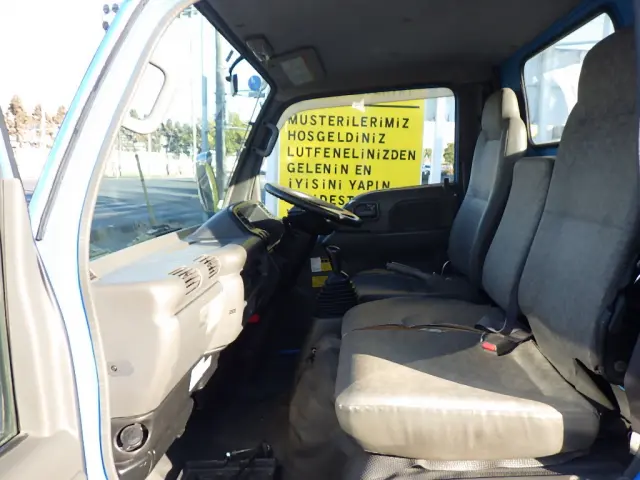 いすゞ エルフ KR-NKR81ED(2WD)の写真29