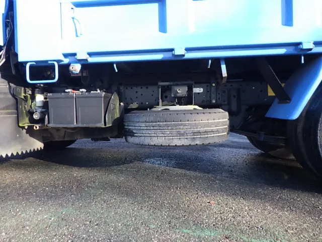 いすゞ エルフ KR-NKR81ED(2WD)の写真31