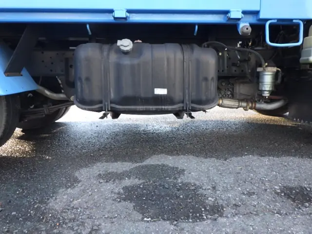 いすゞ エルフ KR-NKR81ED(2WD)の写真32