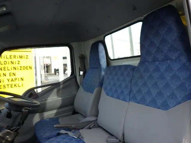 三菱 キャンター KK-FE72CE(2WD)の写真20