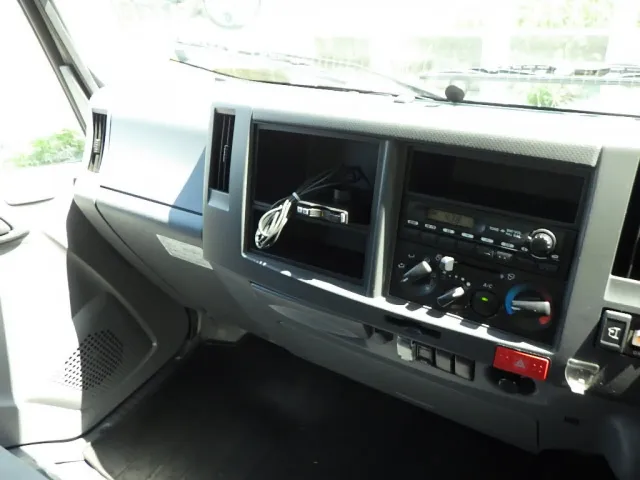 いすゞ エルフ TKG-NMR85N(2WD)の写真18