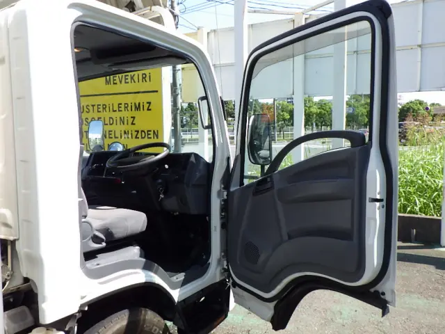 いすゞ エルフ TKG-NMR85N(2WD)の写真37