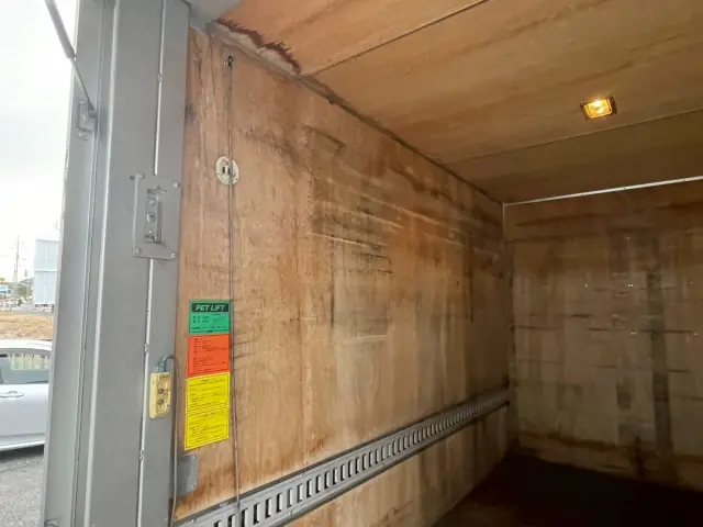 ラッシングレール一段です|トヨタ トヨエース TKG-XZC605(2WD)の写真21