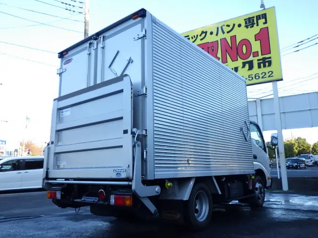 トヨタ ダイナ BDG-XZU504(2WD)の写真2