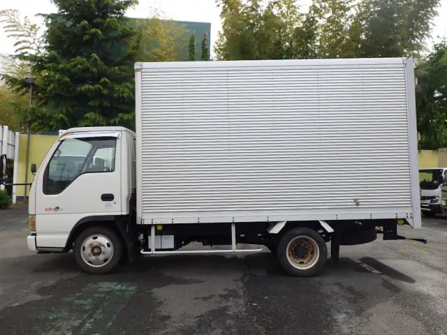 いすゞ エルフ KR-NKR81GAV(2WD)の写真8