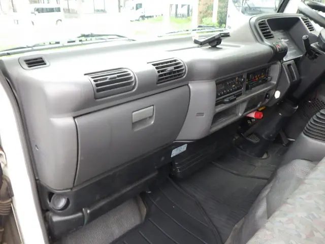 いすゞ エルフ KR-NKR81GAV(2WD)の写真14