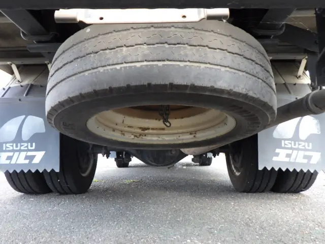 いすゞ エルフ KR-NKR81GAV(2WD)の写真16