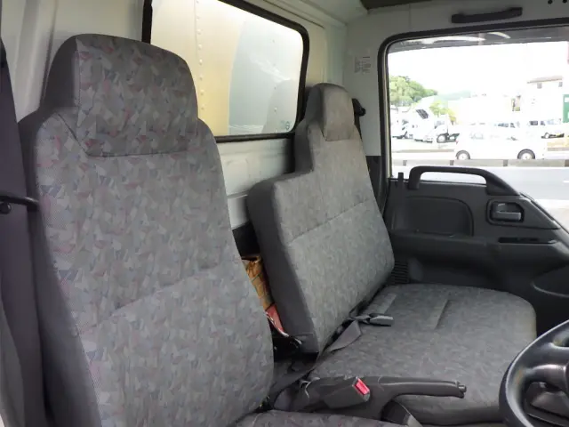 いすゞ エルフ KR-NKR81GAV(2WD)の写真19