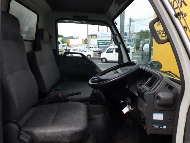 いすゞ エルフ KR-NKR81GAV(2WD)の写真24