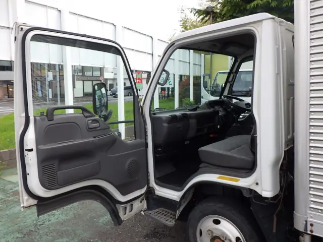 いすゞ エルフ KR-NKR81GAV(2WD)の写真28