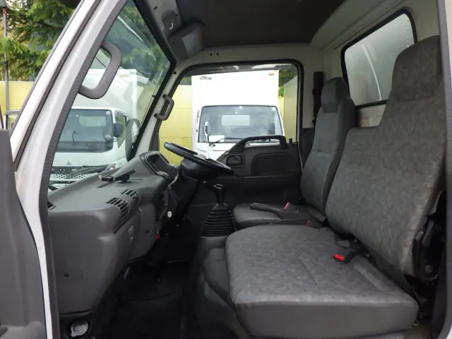 いすゞ エルフ KR-NKR81GAV(2WD)の写真29