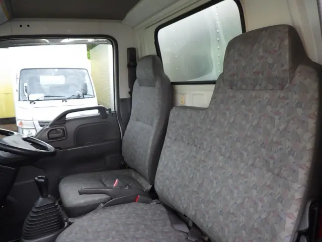 いすゞ エルフ KR-NKR81GAV(2WD)の写真30